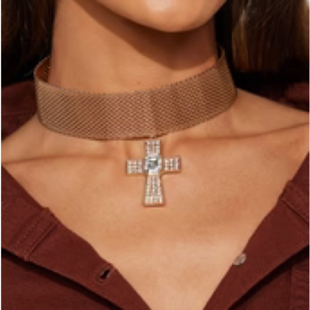 Fashion Nova Elegant Gold Choker Necklace with Cross Pendant